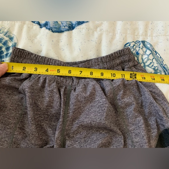 Lululemon Athletica Hotty Hot shorts II 4” size 6 - Picture 7 of 9